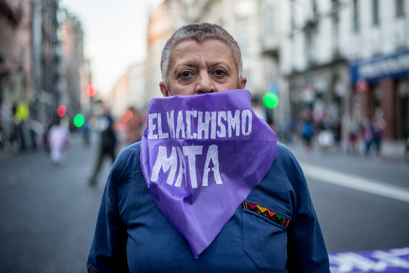 Teilnehmerin einer Kundgebung gegen Feminizide in 2015 Faccion Latina/flickr